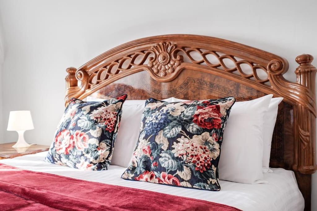 Duplex 3 Bedroom Flat Golders Apartament Londra